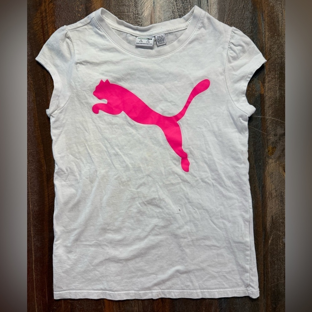 Ⓜ️Puma Girls White with Pink‎ Logo Graphic T-Shirt Size S 7/8 EUC